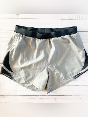 Women’s Under Armour Shorts (size small)